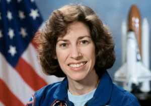 Ellen Ochoa Biography 